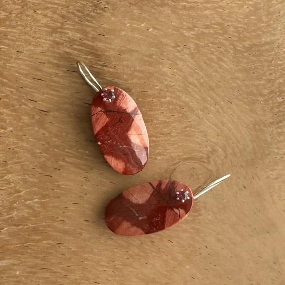 NWOT Sundance Red Rock Canyon Earrings Snakeskin Jasper Garnet Sterling